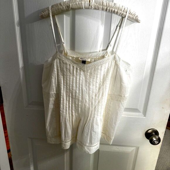 Universal Thread Women’s Lace Cami size small- new without tags - Picture 6 of 7